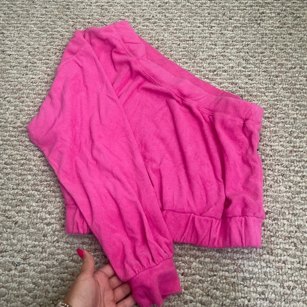 Pants store one shoulder top